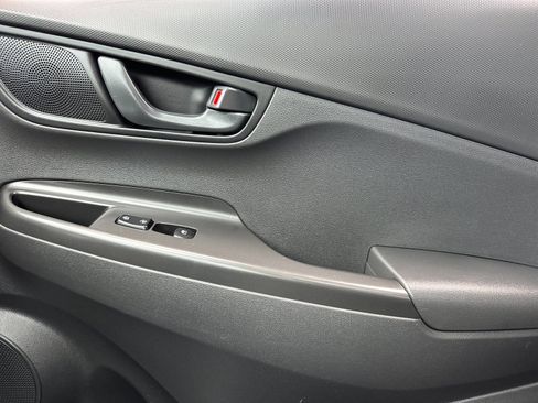 Used 2021 Hyundai Kona SEL Plus AWD/4WD image 19