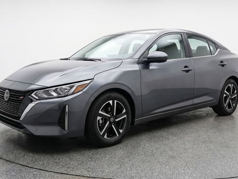 Used 2025 Nissan Sentra SV FWD image 3