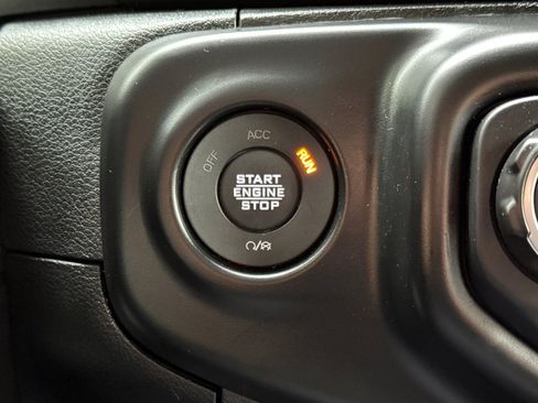 Used 2021 Jeep Wrangler Unlimited Sahara image 21