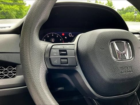 Used 2023 Honda Accord EX image 11