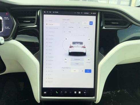 Used 2020 Tesla Model X Long Range AWD/4WD image 7