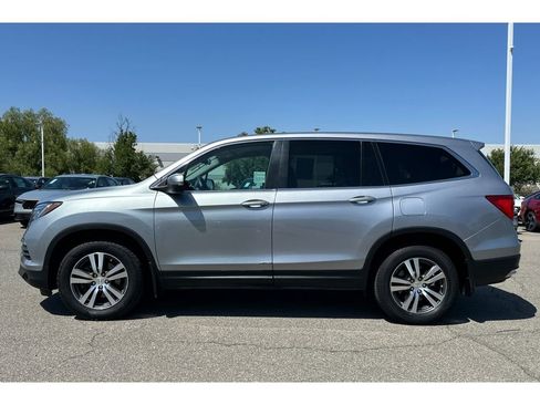 Used 2018 Honda Pilot EX image 2
