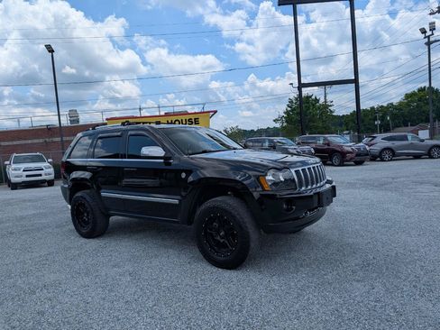 Used 2006 Jeep Grand Cherokee Overland w/ Skid Plate Group AWD/4WD image 3