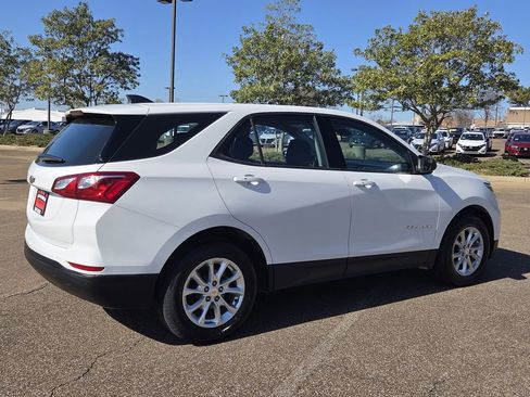 Used 2019 Chevrolet Equinox LS image 4