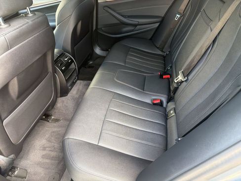Used 2023 BMW 530i w/ Convenience Package RWD image 29