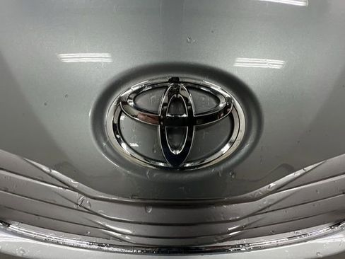 Used 2015 Toyota Sienna XLE image 30