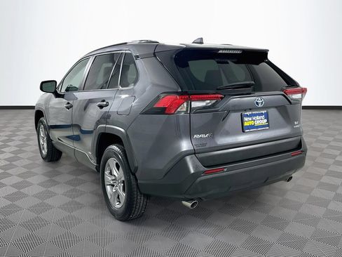 Used 2024 Toyota RAV4 LE AWD/4WD image 5