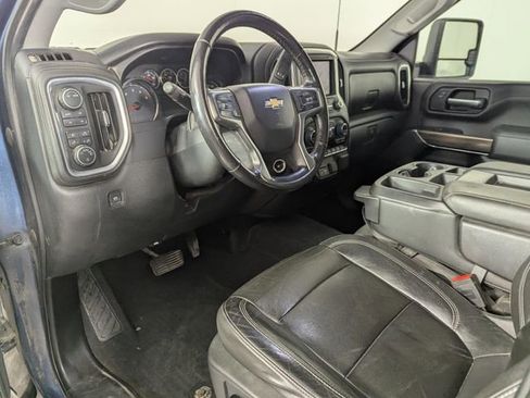 Used 2020 Chevrolet Silverado 2500 LT w/ Convenience Package image 10