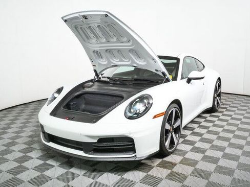 Used 2025 Porsche 911 Carrera RWD image 27