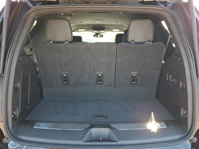 Used 2025 Chevrolet Tahoe Premier AWD/4WD image 31