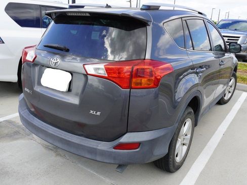 Used 2013 Toyota RAV4 XLE image 5