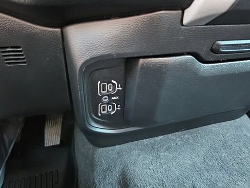 Used 2021 RAM 1500 Laramie AWD/4WD image 28