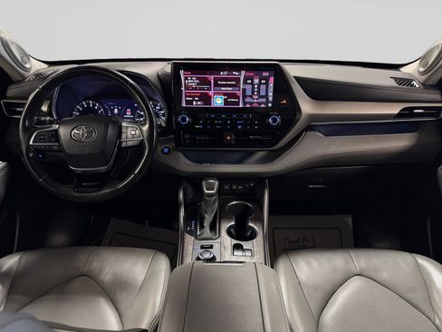 Used 2020 Toyota Highlander Limited AWD/4WD image 16