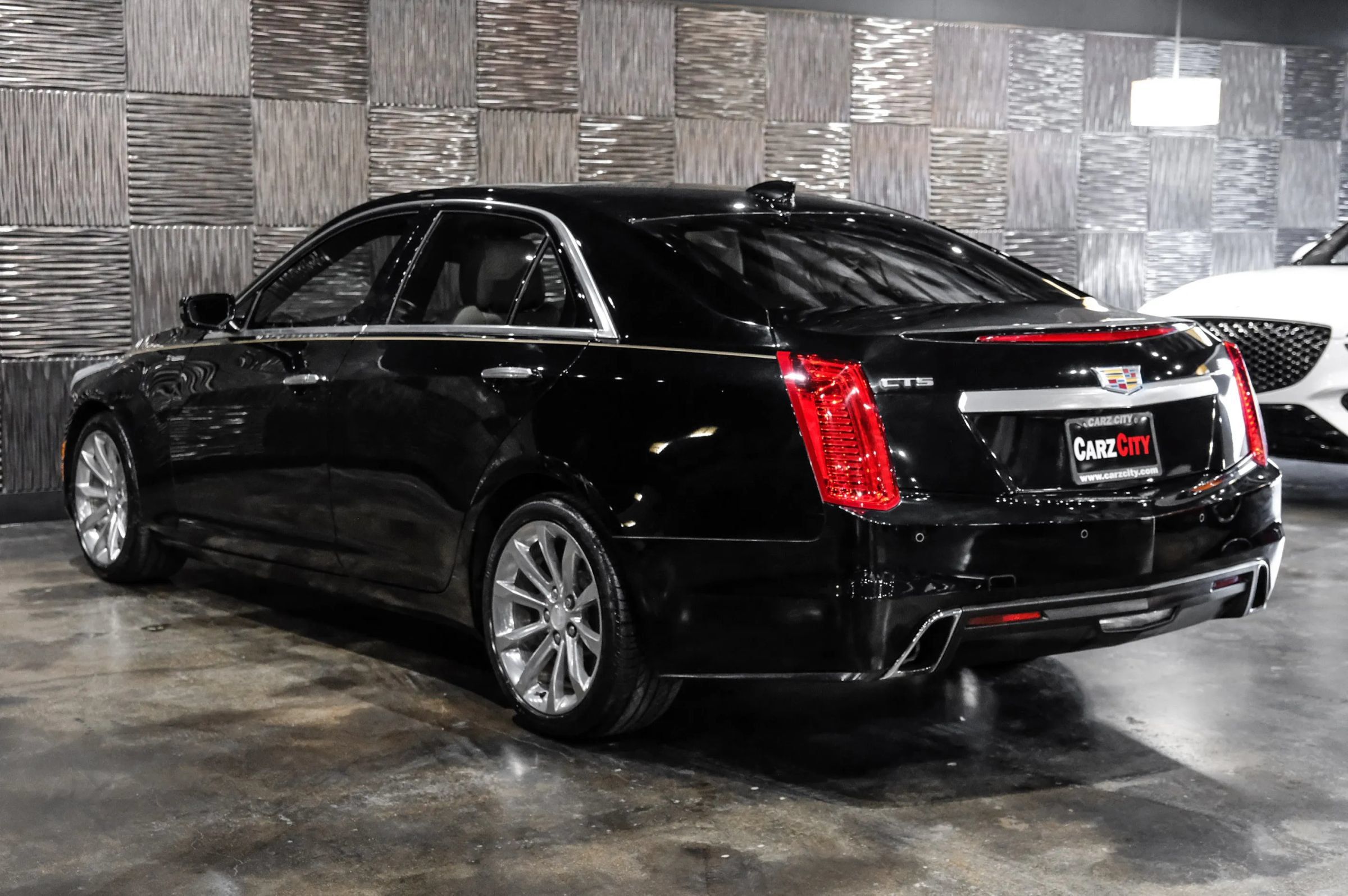 Used 2019 Cadillac CTS Luxury RWD image 12
