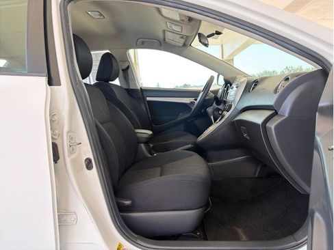 Used 2009 Toyota Matrix FWD image 18