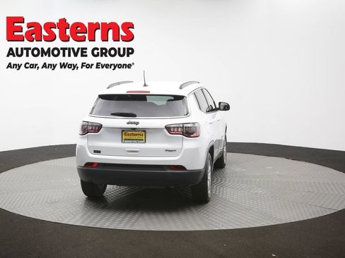 Used 2022 Jeep Compass Latitude w/ Convenience Group FWD image 38