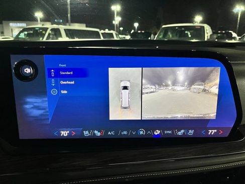 Used 2025 Chevrolet Suburban Premier AWD/4WD image 40