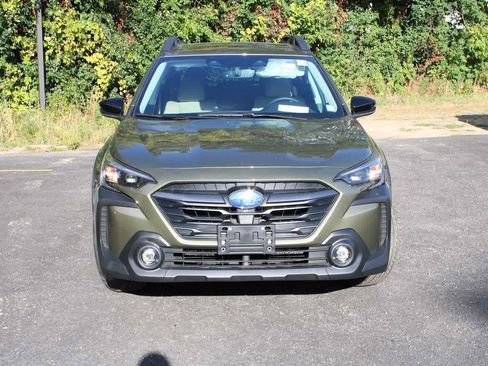 Used 2025 Subaru Outback Premium image 4