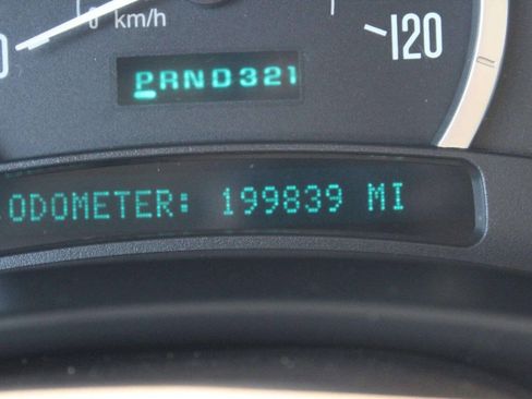 Used 2004 Cadillac Escalade AWD image 10