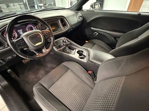 Used 2016 Dodge Challenger SXT RWD image 13