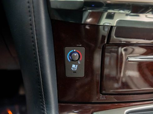 Used 2014 Lexus LX 570 4WD w/ Luxury Package image 29