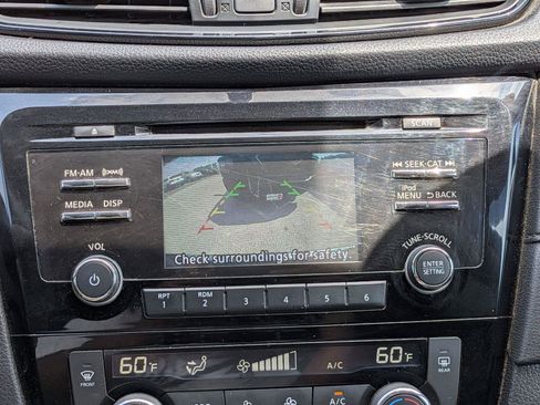 Used 2017 Nissan Rogue SV AWD/4WD image 51