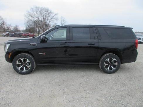 New 2026 GMC Yukon XL AT4 w/ AT4 Premium Package image 8