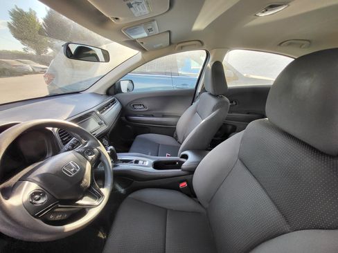 Used 2021 Honda HR-V LX image 10