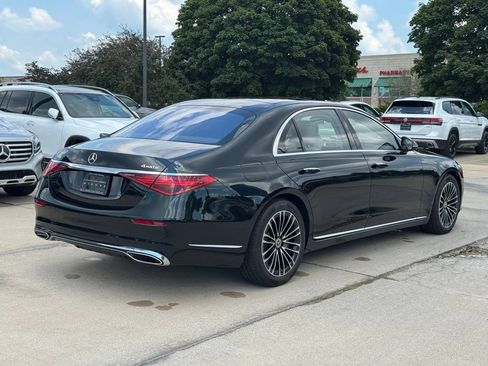 Used 2023 Mercedes-Benz S 580 4MATIC Sedan image 3
