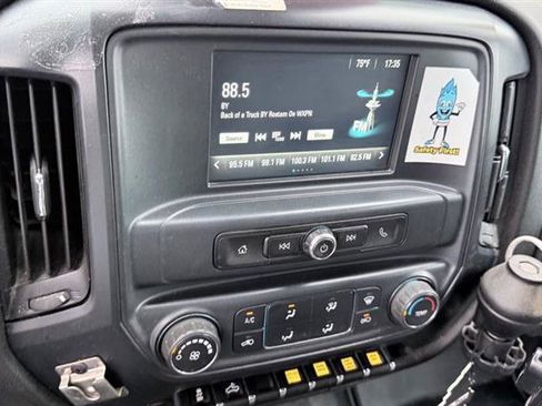 Used 2019 Chevrolet Silverado 2500 W/T w/ Snow Plow Prep Package AWD/4WD image 15