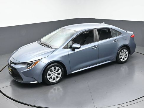Used 2021 Toyota Corolla LE w/ Carpet Mat Package (TMS) FWD image 38