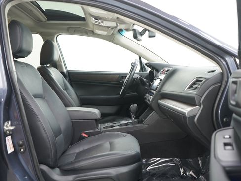 Used 2017 Subaru Outback 3.6R Limited AWD/4WD image 11