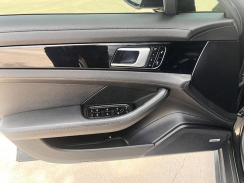 Used 2018 Porsche Panamera 4 AWD/4WD image 8