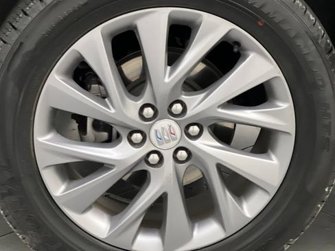 Used 2025 Buick Enclave Preferred AWD/4WD image 81