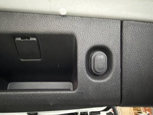 Used 2020 Chevrolet Suburban LT image 33