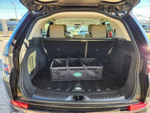 Certified 2024 Land Rover Discovery Sport S image 8