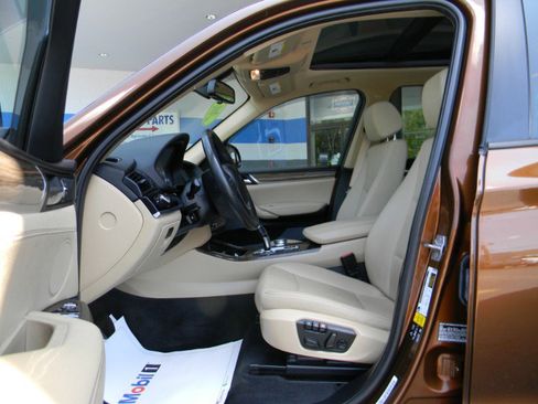 Used 2017 BMW X3 xDrive28i image 11