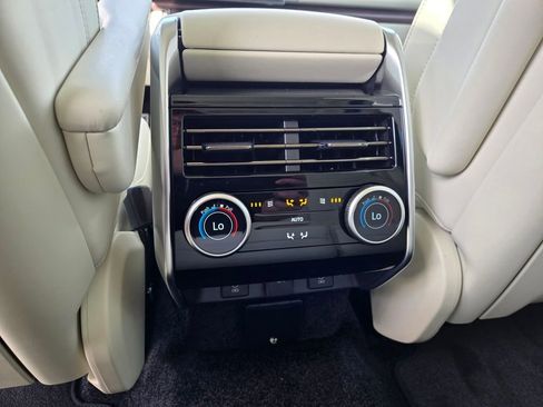 New 2026 Land Rover Range Rover SE image 8