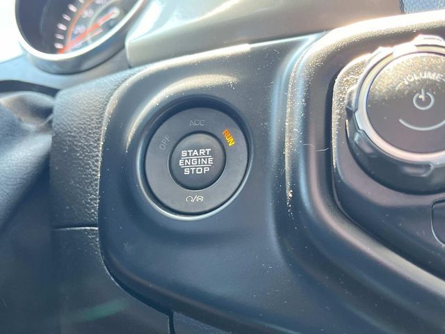 Used 2021 Jeep Gladiator Overland w/ Trailer Tow Package AWD/4WD image 32
