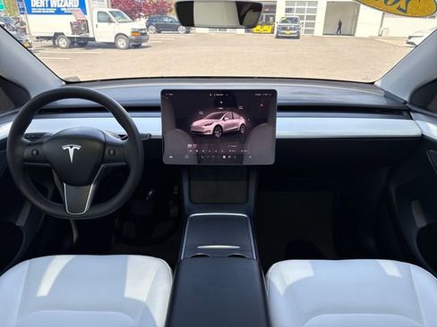 Used 2023 Tesla Model Y Long Range AWD/4WD image 15