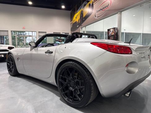 Used 2009 Pontiac Solstice GXP w/ Premium Package RWD image 37