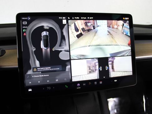 Used 2023 Tesla Model 3 Standard Range image 15