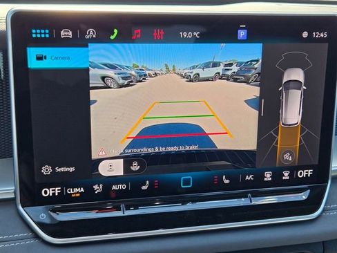 New 2026 Volkswagen Tiguan SE R-Line FWD image 18