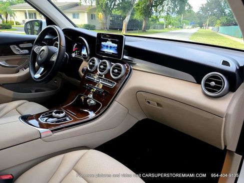 Used 2018 Mercedes-Benz GLC 300 w/ Premium Package image 40