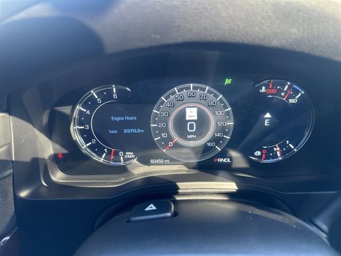 Used 2020 Cadillac Escalade Premium Luxury image 18