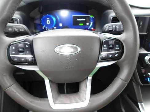 Used 2023 Ford Explorer Platinum w/ Technology Package AWD/4WD image 20