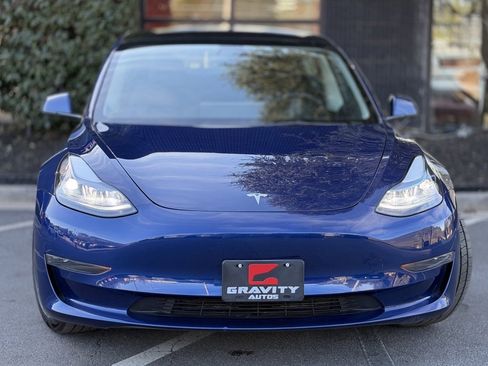 Used 2023 Tesla Model 3 Standard Range image 3