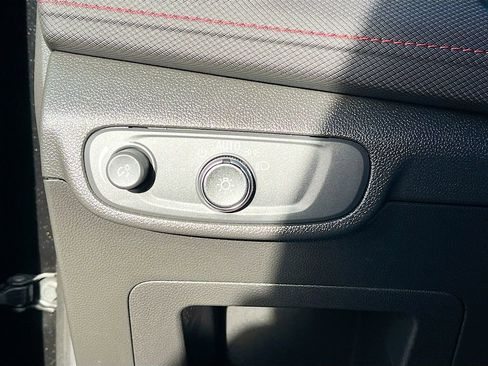 Used 2025 Chevrolet TrailBlazer RS image 10