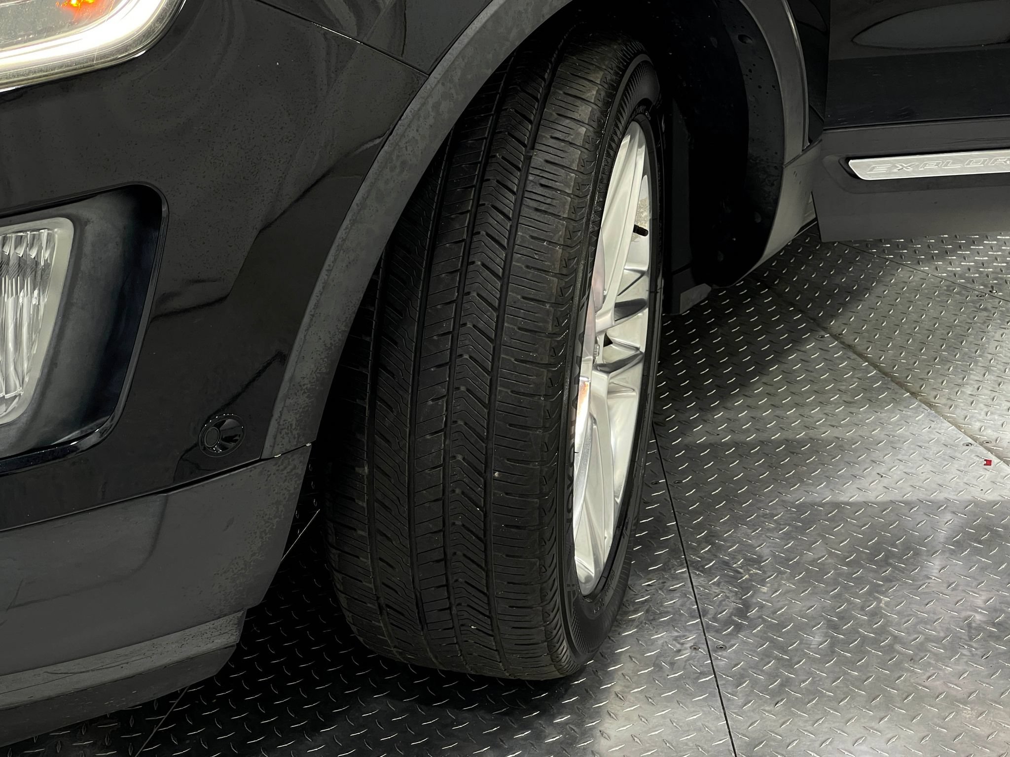 Used 2016 Ford Explorer Limited w/ Equipment Group 301A AWD/4WD image 38
