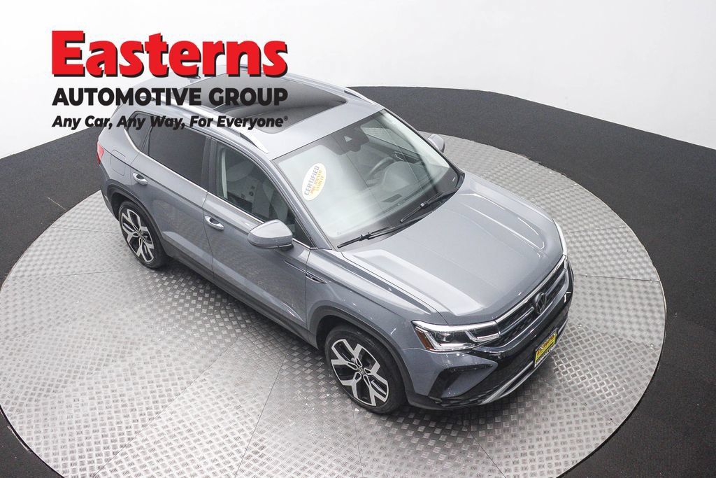Used 2023 Volkswagen Taos SEL AWD/4WD image 3